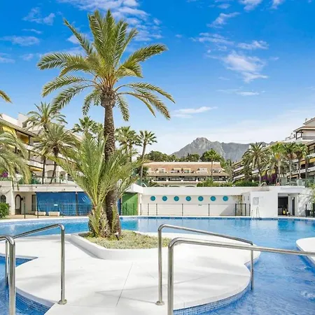 Unique 2 Bedroom In Golden Mile✺ Pool ✺ Parking * Marbella