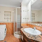 Unique 2 Bedroom In Golden Mile✺ Pool ✺ Parking * Marbella