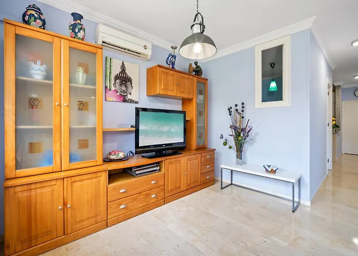 Unique 2 Bedroom In Golden Mile✺ Pool ✺ Parking * Marbella