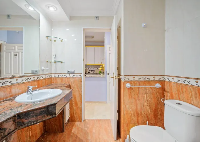 Unique 2 Bedroom In Golden Mile✺ Pool ✺ Parking דירה