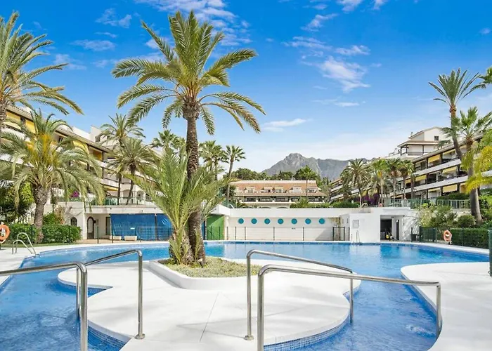 Unique 2 Bedroom In Golden Mile✺ Pool ✺ Parking * Marbella